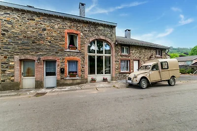 Haus in Vielsalm mit Garten