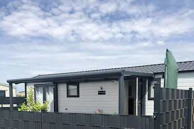 Hütte in Serooskerke mit Schwimmbecken