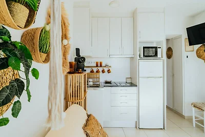 Appartamento con terrazza sul mare e piscina