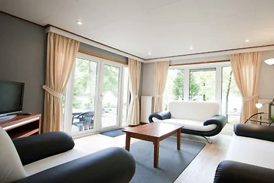 Ferienhaus in Beekbergen mit Terrasse
