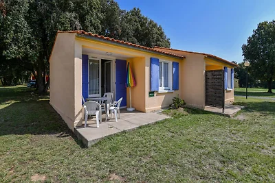 Ferienhaus in einem Ferienpark mit Pool