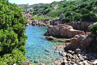 Appartamento a Costa Paradiso con Giardino
