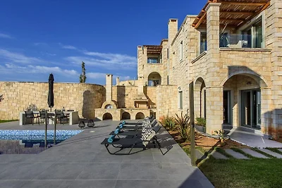 Villa con piscina privata a Chersonissos