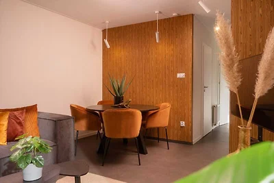 Stylish Cabin with Private Garden for 4