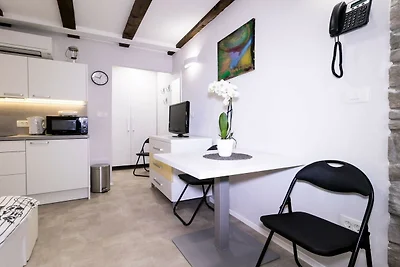 Piran Downtown Chic and Cozy Apartments - Cla...
