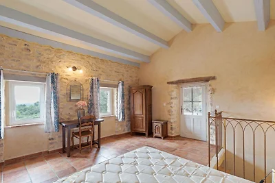 Villa in Les Mages mit Swimmingpool