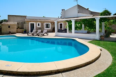 Hillside Villa mit Pool für 5
