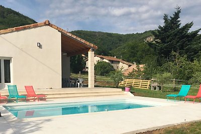 Villa in Thueyts mit Swimmingpool