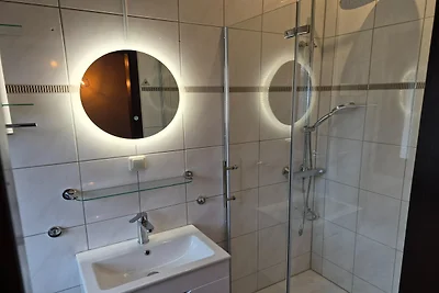 Freistehender Ferienbungalow im Fachwerkstil