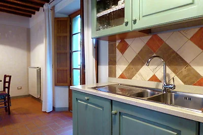 Ferienhaus in Montecarelli mit Swimmingpool