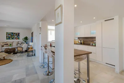 Penthouse in City Centre Marbella with...