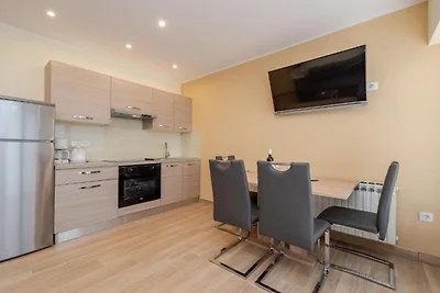 Bračić Premium Apartments with Outdoor Pool a...