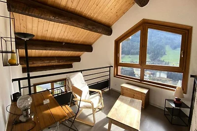 Chalet in der Nähe eines Baches in den franzö...