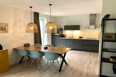 Geräumige Lodge mit Veranda in Zoutelande