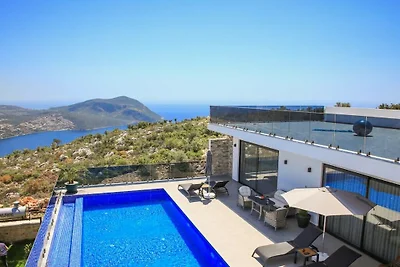 Villa in Kalkan mit Schwimmbecken