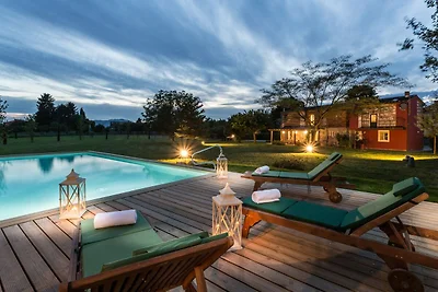 Bauernhaus in Lucca mit Pool