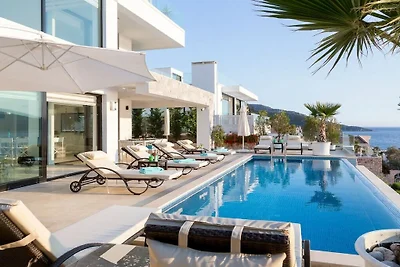Villa a Kalkan con piscina