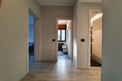 Accogliente casa vacanze a Omegna con balcone