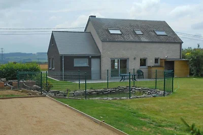 Ferienhaus in Bertogne zwischen Wiesen