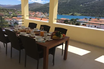 Two Bedroom Apartment With Terrace And Sea Vi...