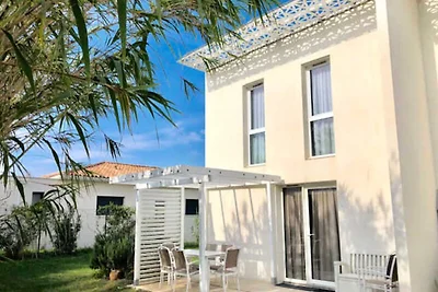 Villa in Cap d'Agde in Strandnähe