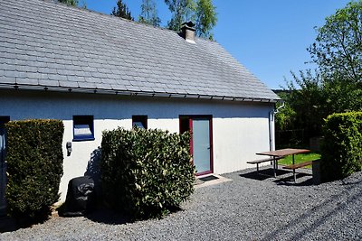 Einladendes Ferienhaus in Masbourg mit Sauna