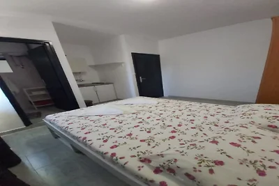 Apartment in Zuljana f�r 2 Personen