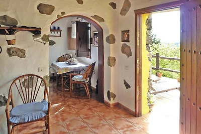 Wohnung in Moya mit Terrasse
