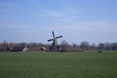 Strohgedeckte Scheune mit schöner Aussicht