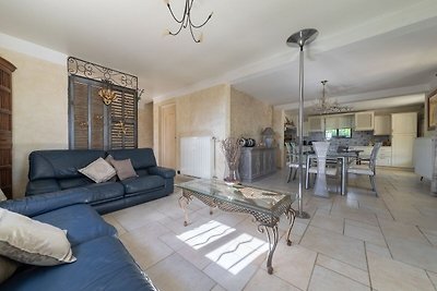 Prachtige villa in Carpentras met een zwembad