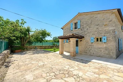 Villa in Višnjan mit Schwimmbecken