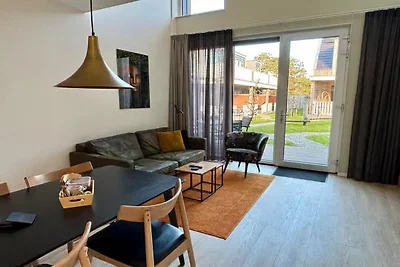 Schöne Lodge am Kirchplatz gelegen.