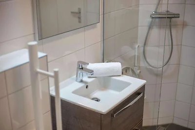 Villa indipendente con quattro bagni, da Vrac...
