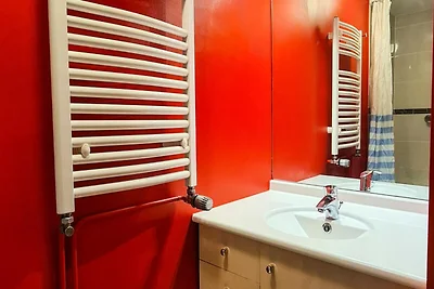 Geräumige und helle Wohnung · Zentrum des Res...