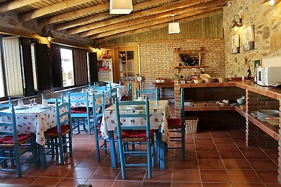 Moderna casa di campagna con piscina