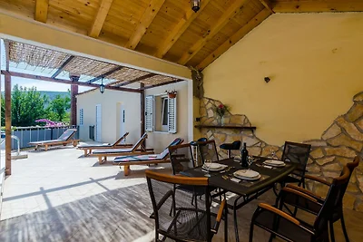 Villa Dalmatian Gem - Two-Bedroom Villa with ...