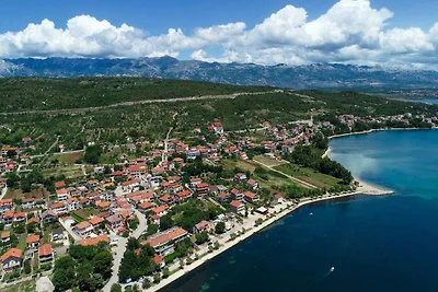Villa mit Meerblick in Strandnähe in...