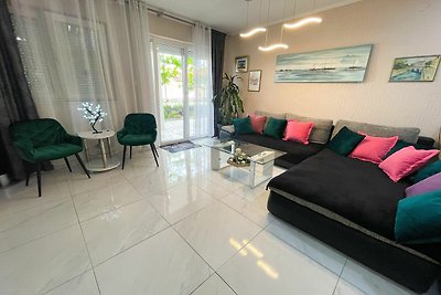Luxurious Apartment in Dramalj with Swimming...