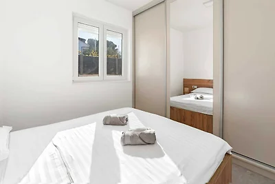 Charmante und moderne Wohnung in Brodarica