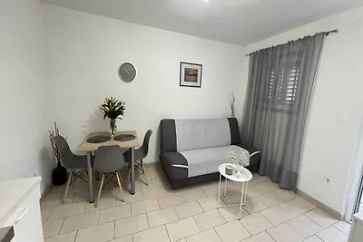 Apartmani Vela Makarska - Studio With Garden...
