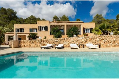 Detached villa in Ibiza with great views of t...
