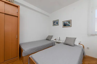 Villa Supetar Garden - Classic Two Bedroom Ap...