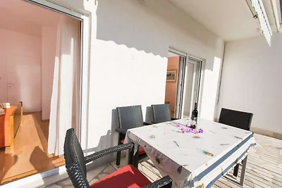 Apartments Mastelić - Three Bedroom Apartment...