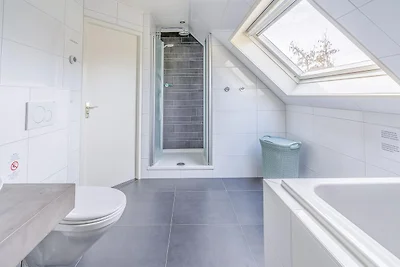 Charmante Villa in der Nähe von Meer und Wald