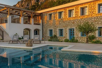 Villa in Crikvenica mit Schwimmbecken