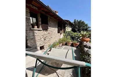Casa de vacaciones en Gargnano con piscina.