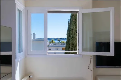 Penthouse mit Meerblick und klimatisiertem Po...