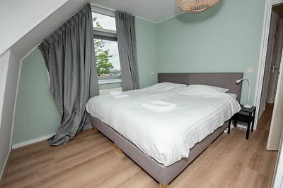 Geräumiges Ferienhaus mit privatem Bootssteg
