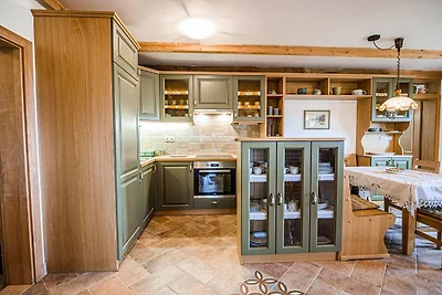 Hidden Authentic Haven Apartments - Two Bedro...