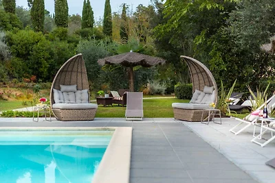 Villa mit Gemeinschaftspool in San Rocco